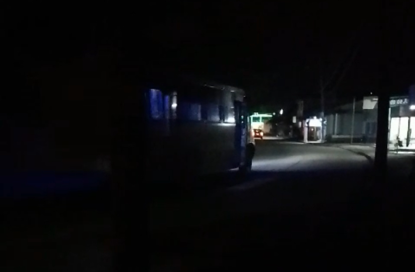 En Coatzacoalcos vecinos pasaron la navidad como hace 2024 años…en la oscuridad