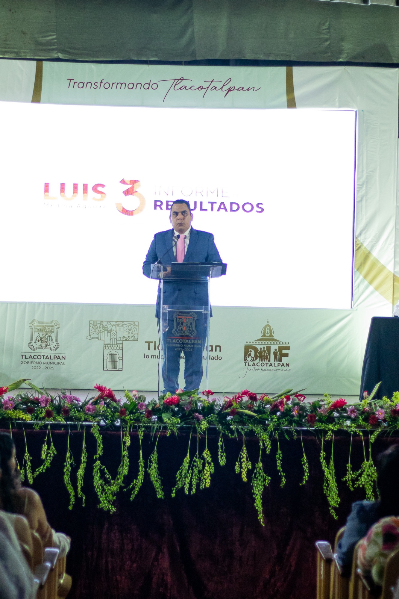 Rinde Wicho Medina su informe de resultados 2024: Transformando a Tlacotalpan