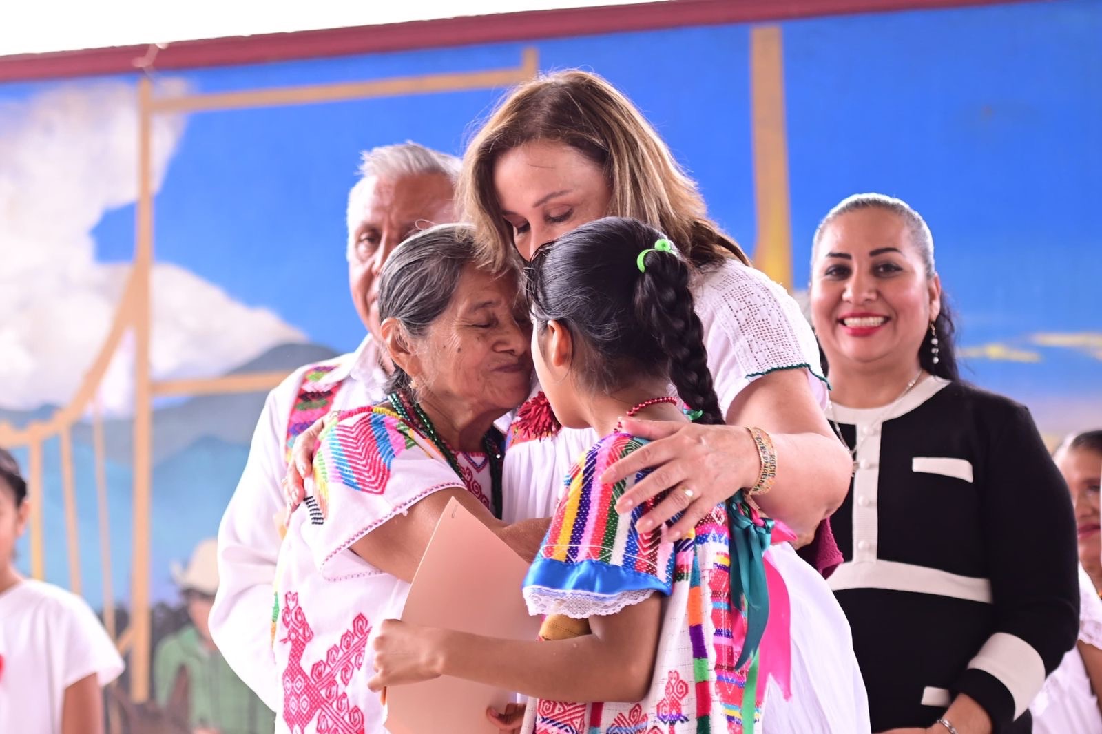 Por amor a Veracruz, Rocío Nahle también pondrá de moda al campo