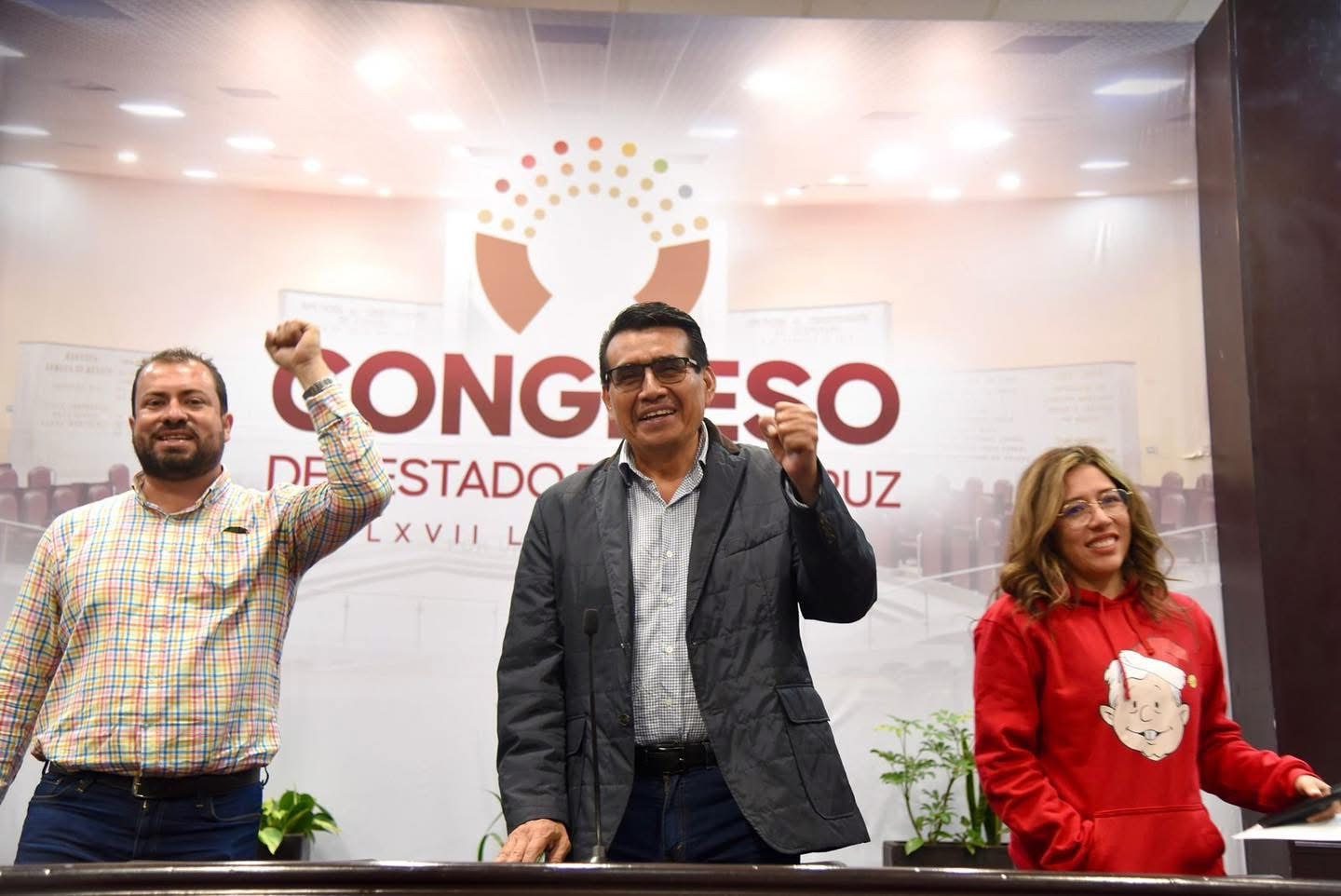 Atiende presidente de la Jucopo Esteban Bautista a integrantes del magisterio