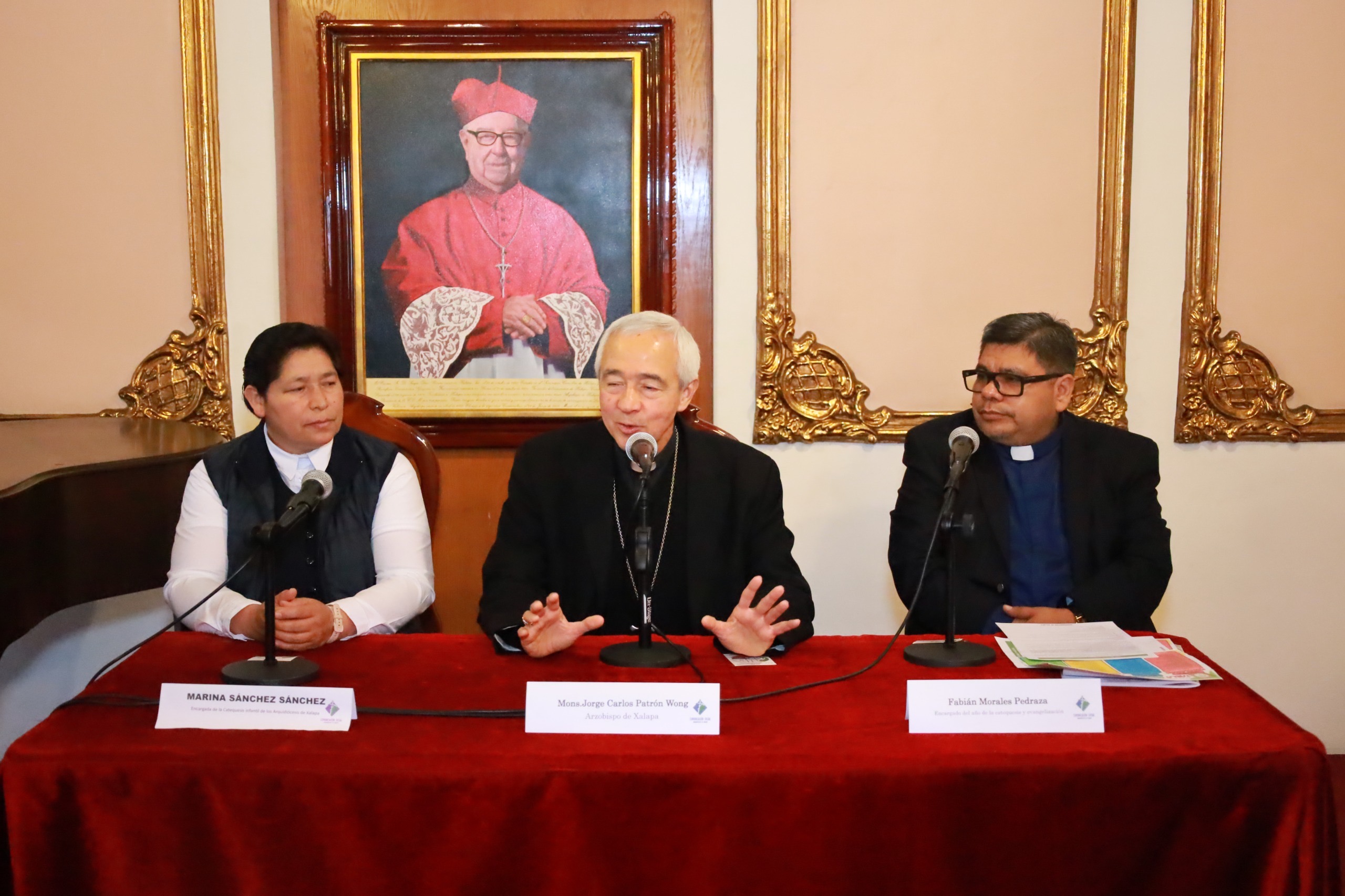 Denuncia arzobispo de Xalapa migración inducida, que cae en el comercio y trata de personas