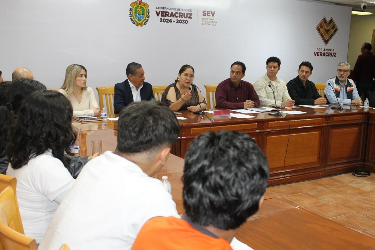 Docentes podrán cambiar de adscripción con base en antigüedad y proceso presencial