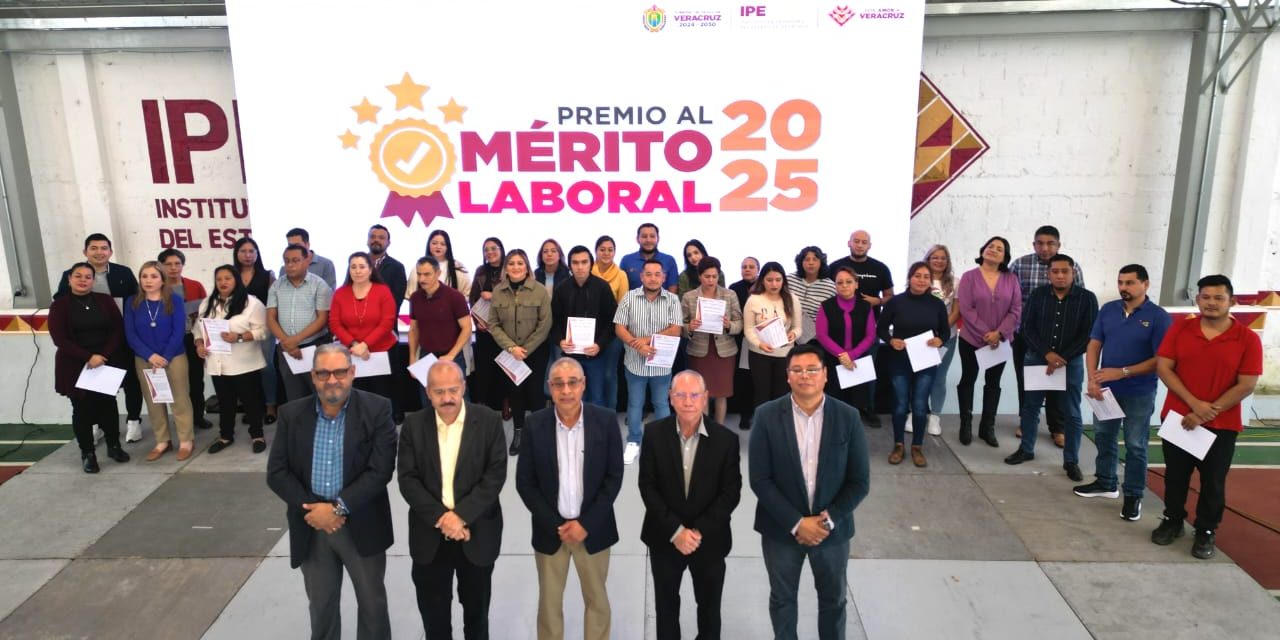 Reconoce IPE a su personal por desempeño, compromiso y vocación de servicio