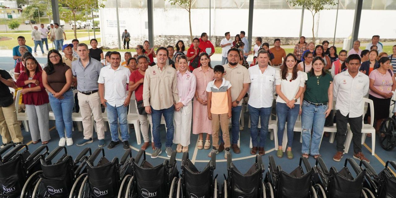 Realiza DIF San Andrés Tuxtla primera entrega de aparatos funcionales