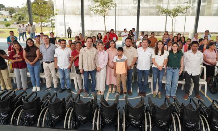 Realiza DIF San Andrés Tuxtla primera entrega de aparatos funcionales