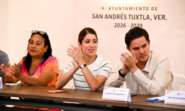 Firman Ayuntamiento de San Andrés Tuxtla y Colegio de Notarios convenio de colaboración para dar certeza jurídica a las familias